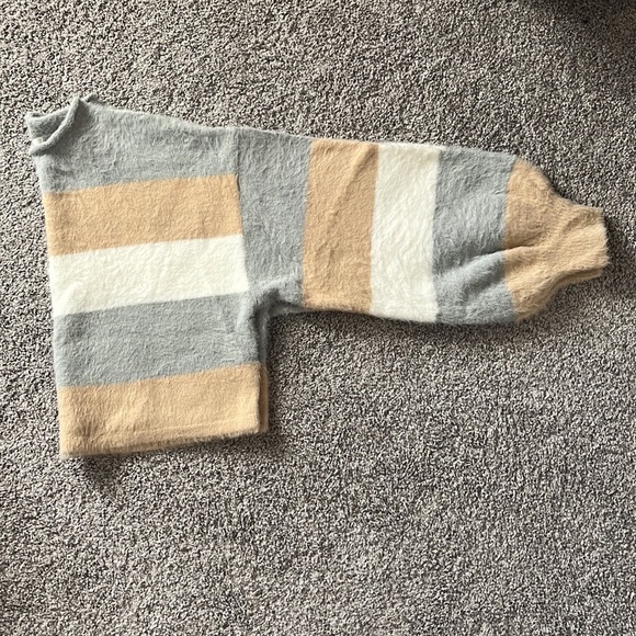 NanaMacs Sweater - Picture 3 of 4